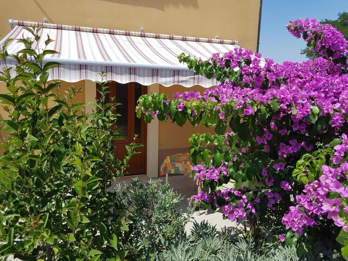 Apartman Mi Nerezine Exteriör bild